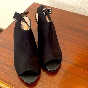 Women’s open toe heels. Size 6.